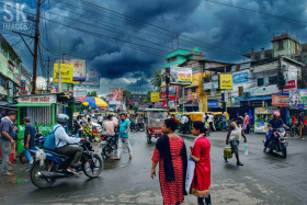 HUSTLE IN MARKET BEFORE THE STORM